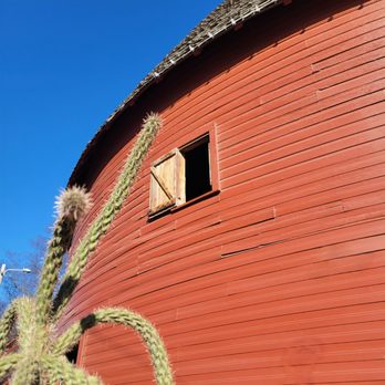 The Arcadia Round Barn - BIG. ROUND. BARN. - Architectural Tours Near Me - Arcadia, Oklahoma