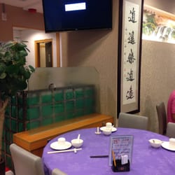 觀自在素食 - 觀自在素食環境不錯，不過枱與枱的空間感不足