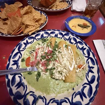 Mi Tierra Cafe & Bakery - Chile Con Queso and Enchiladas Poblanas - Mexican Near Me - San Antonio, Texas Mi Tierra Cafe & Bakery - Chile Con Queso and Enchiladas Poblanas - Mexican Near Me - San Antonio, Texas