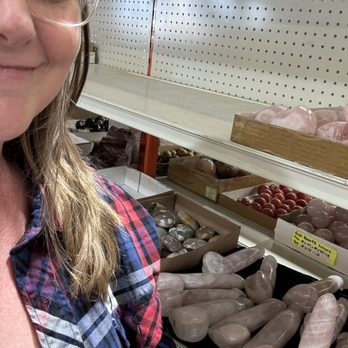 Gem World - Amazing rocks and gems - Jewelry Near Me - Quartzsite, Arizona