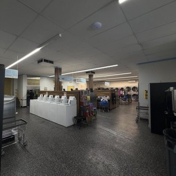 The Sunset Laundry - Large enough interior - Laundromat Near Me - Los Angeles, California