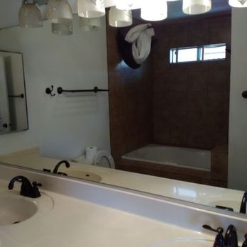 T&B Cleaning Services - Restrooms - Home Cleaning Near Me T&B Cleaning Services - Restrooms - Home Cleaning Near Me