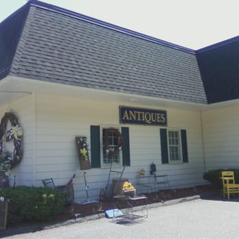 Burlington Inn Antiques - Antiques Near Me - Burlington, Connecticut Burlington Inn Antiques - Antiques Near Me - Burlington, Connecticut