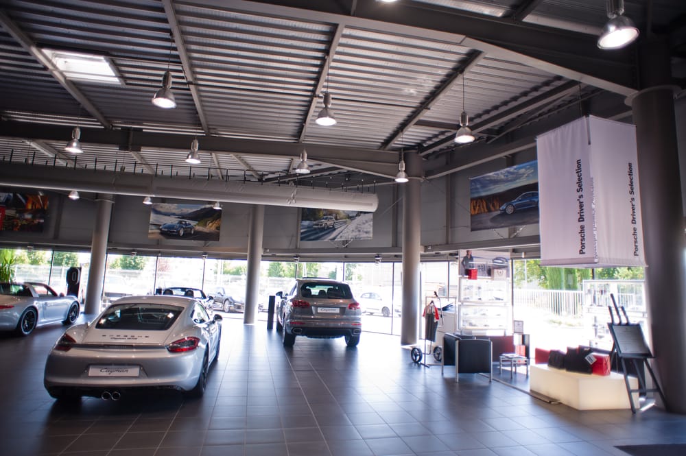 CONCESSION CENTRE PORSCHE LYON NORD 4 chemin des Anciennes Vignes, ChampagneauMontd'Or