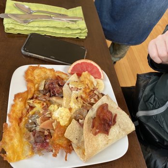 Faye's Cafe - Breakfast - Cafes Near Me - Livingston, Montana
