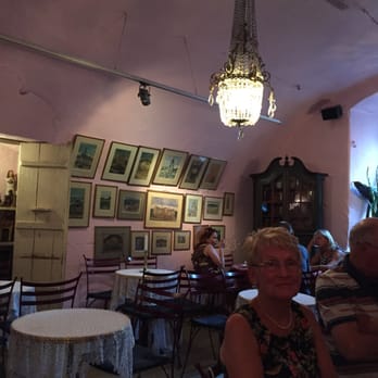 Camelot Cafe - Cafes Near Me - Kraków, Massachusetts