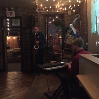 Father Knows Best - They have live jazz music on Monday nights, starting at 8 pm - Bars Near Me - Brooklyn, New York