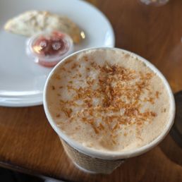 Coconut latte + spicy chicken empanada