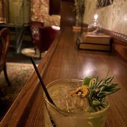 Crow's Gin and Tonic Crow's Gin and Tonic