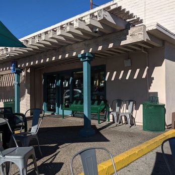 Auto Pride - Part of the waiting area and entrance to the shop - Car Wash Near Me - Palo Alto, California Auto Pride - Part of the waiting area and entrance to the shop - Car Wash Near Me - Palo Alto, California