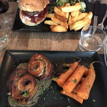 La Bascule - Burger and pork dish - Wine Bars Near Me - Paris, 75 La Bascule - Burger and pork dish - Wine Bars Near Me - Paris, 75