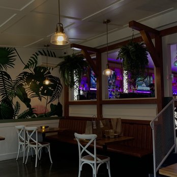 Fern Thai on Main - Seating area - Thai Near Me - Bellevue, Washington Fern Thai on Main - Seating area - Thai Near Me - Bellevue, Washington
