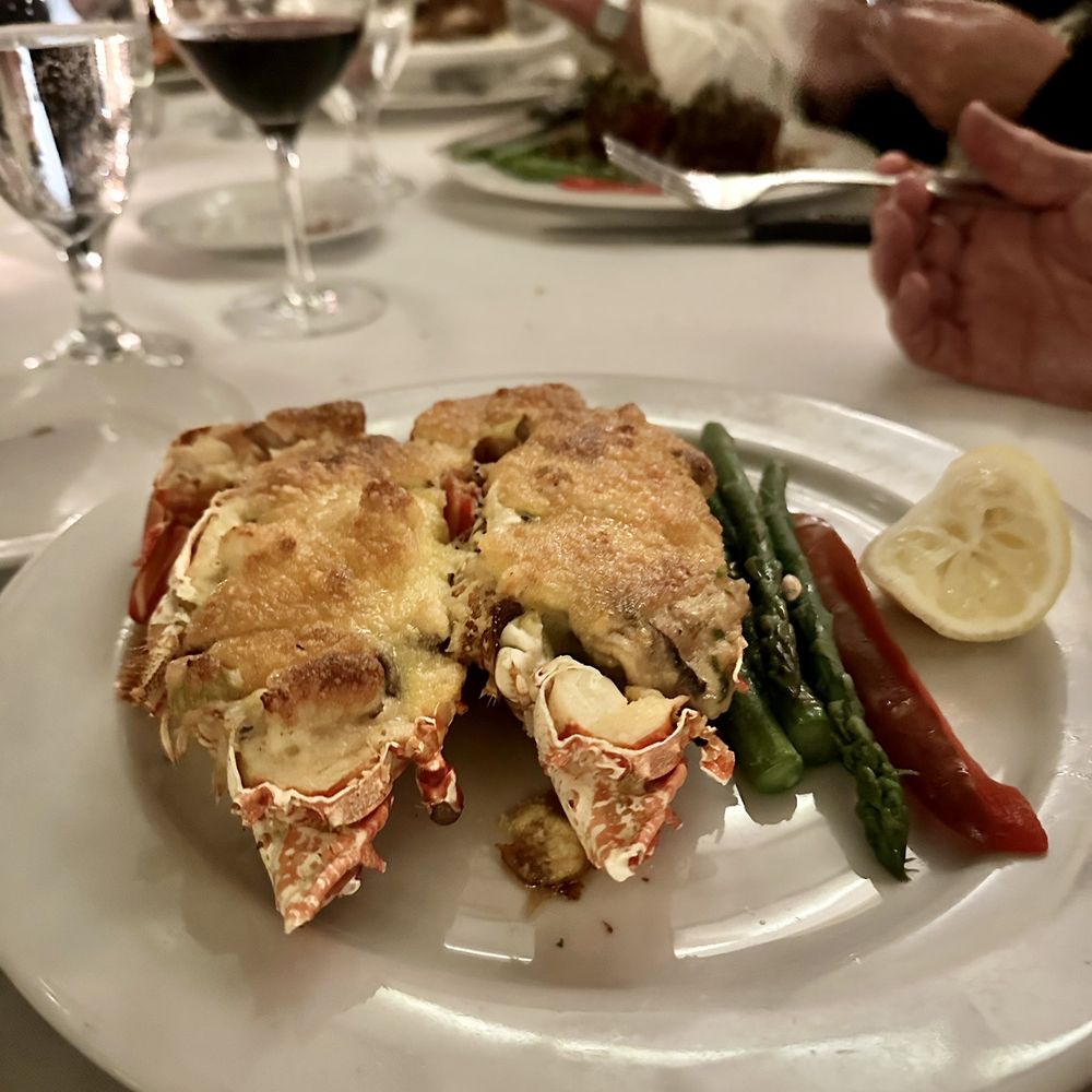 Dal Rae Restaurant - Lobster Thermidor - Steakhouses Near Me - Pico Rivera, California Dal Rae Restaurant - Lobster Thermidor - Steakhouses Near Me - Pico Rivera, California