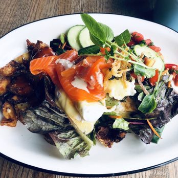 Queens Breakfast Cocktails - Croissant Benedict - Smoked Wild Salmon - Cocktail Bars Near Me - Calgary, Alberta