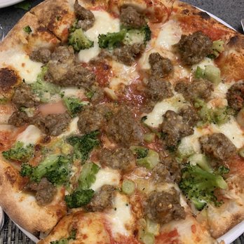 Al Dente - Salsiccia e Rapini Pizza - Pizza Near Me - Washington, DC, District of Columbia Al Dente - Salsiccia e Rapini Pizza - Pizza Near Me - Washington, DC, District of Columbia