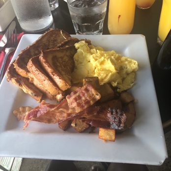 FL Cafe - French Toast scrambled eggs and bacon - New American Near Me - Miami Beach, Florida FL Cafe - French Toast scrambled eggs and bacon - New American Near Me - Miami Beach, Florida