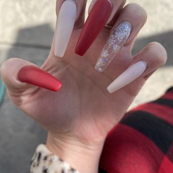 Vida Nail Spa - Holiday Nails - Nail Salons Near Me - Oakley, California