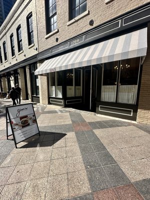 Gina's on Congress by null