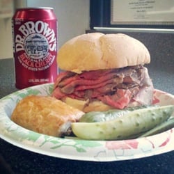 Nissan's Kosher Deli - Yummy roast beef sandwich at Nissan's kosher deli!