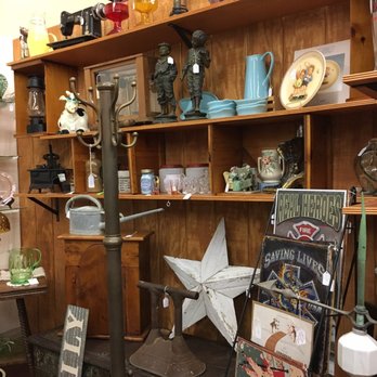 Remember Yesteryears - Just chick full of stuff!! - Antiques Near Me - Oakdale, New York
