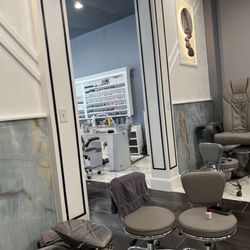 Gel Nails & Spa - Salon