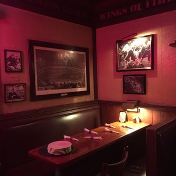 Pizzeria Due - Cute Booth - Pizza Near Me - Chicago, Illinois