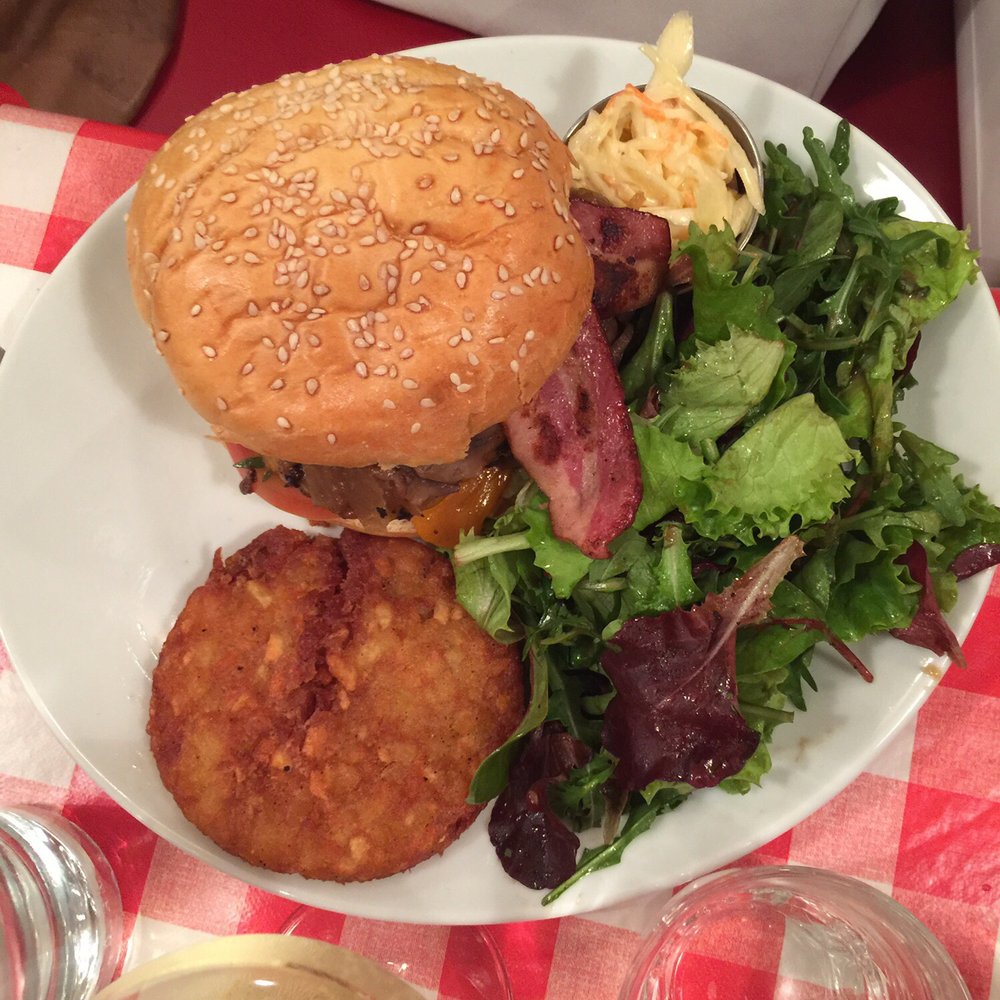 Schwartz's Deli - Burgers Near Me - Paris, 75 Schwartz's Deli - Burgers Near Me - Paris, 75