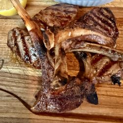 Lucille's - Lamb chops