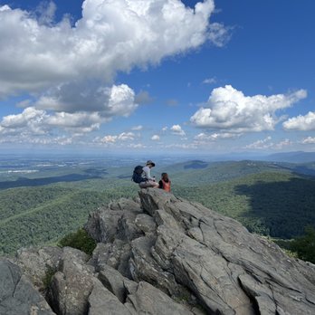 Humpback Rocks - On the edge! - Hiking Near Me - Rockfish, Virginia