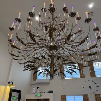 Yellow House - Pretty chandelier. - Cafes Near Me - Northridge, California Yellow House - Pretty chandelier. - Cafes Near Me - Northridge, California