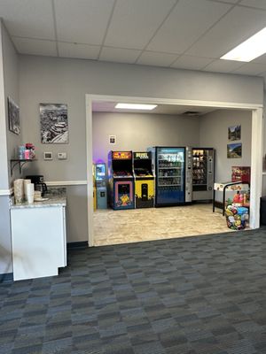 Amenities - Fun While You Wait - While you wait for your laundry, we have plenty to do. ATM Machines, Vending Machines stocked to satisfy your hunger, Arcade Games and Lotto for entertainment, Coffee for that Perk up.
We also offer donuts Friday - Sunday (First Come First Served) Amenities - Fun While You Wait - While you wait for your laundry, we have plenty to do. ATM Machines, Vending Machines stocked to satisfy your hunger, Arcade Games and Lotto for entertainment, Coffee for that Perk up.
We also offer donuts Friday - Sunday (First Come First Served)