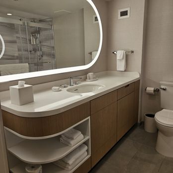 Marriott Long Beach Downtown - Hotels Near Me - Long Beach, California