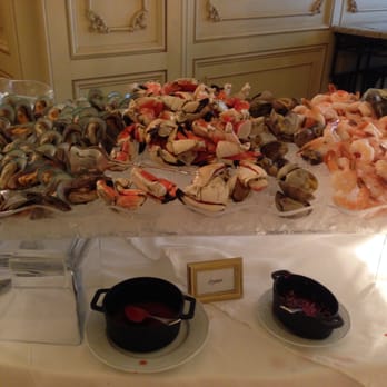 Le Fontainebleau - Seafood station - French Near Me - San Diego, California