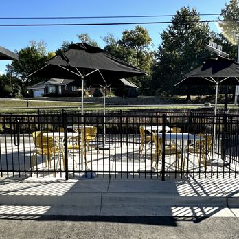 CAVA - Patio Area - Mediterranean Near Me - Mission, Kansas