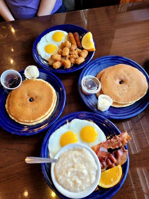 Deli Lane Cafe & Sunset Tavern by null