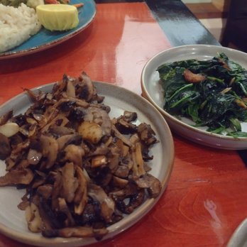 Cafe Gabbiano - Saute' mushrooms, very nicely seasoned and an awesome side - perfect & tasty - Italian Near Me - Sarasota, Florida