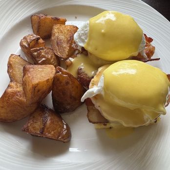 SixtyTwo MarcKet - SIGNATURE SHRIMP CAKE EGGS BENEDICT - New American Near Me - Wailuku, Hawaii SixtyTwo MarcKet - SIGNATURE SHRIMP CAKE EGGS BENEDICT - New American Near Me - Wailuku, Hawaii