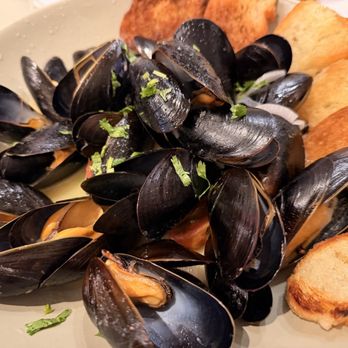 Lantern House Kitchen & Bar - Mussels Royale - Asian Fusion Near Me - Reston, Virginia Lantern House Kitchen & Bar - Mussels Royale - Asian Fusion Near Me - Reston, Virginia