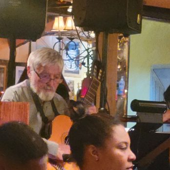 Aberdeen Barn - Live band - Seafood Near Me - Williamsburg, Virginia