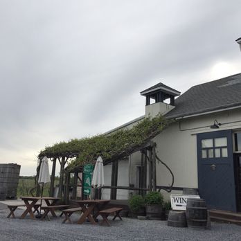 Lenz Winery - Outdoor seating - Wineries Near Me - Peconic, New York