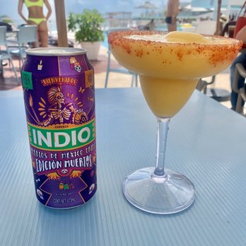 Óleo - Beer and Mango Margarita - Hotels Near Me - Cancún, ROO