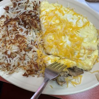 The Diner - Create your own omelet with onions and mushrooms. - Diners Near Me - Norman, Oklahoma The Diner - Create your own omelet with onions and mushrooms. - Diners Near Me - Norman, Oklahoma