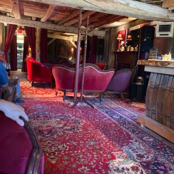 Karlo Estate Winery - Lounge - Wineries Near Me - Wellington, Ontario