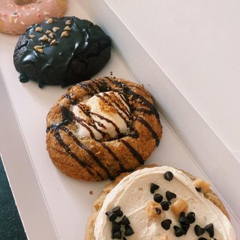 Crumbl - West Chester - Donut, brownie, s'mores, cookie dough! - Bakeries Near Me - West Chester, Ohio