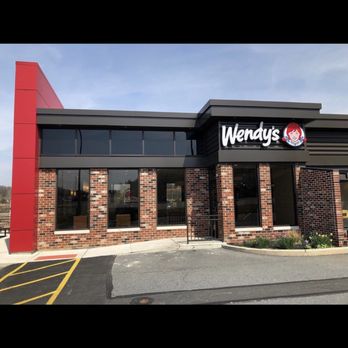 Wendy's - the front of the restaurant - Fast Food Near Me - Easton, Pennsylvania