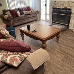 Wood look porcelain tile