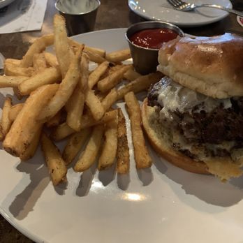 The Hen & The Hog - Mushroom burger - New American Near Me - Albertville, Minnesota The Hen & The Hog - Mushroom burger - New American Near Me - Albertville, Minnesota
