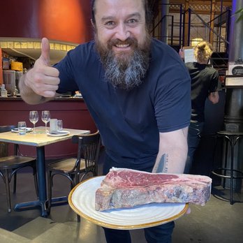 El Foro - Steak before grilling - Argentine Near Me - Barcelona, B El Foro - Steak before grilling - Argentine Near Me - Barcelona, B