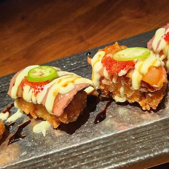 Koi - Crispy rice (spicy scallop, American waygu, spicy hamachi, toro) - Sushi Bars Near Me - Houston, Texas Koi - Crispy rice (spicy scallop, American waygu, spicy hamachi, toro) - Sushi Bars Near Me - Houston, Texas