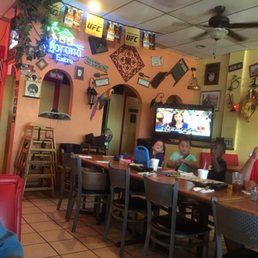 Fun, clean restaurant great for friends and family! Fun, clean restaurant great for friends and family!
